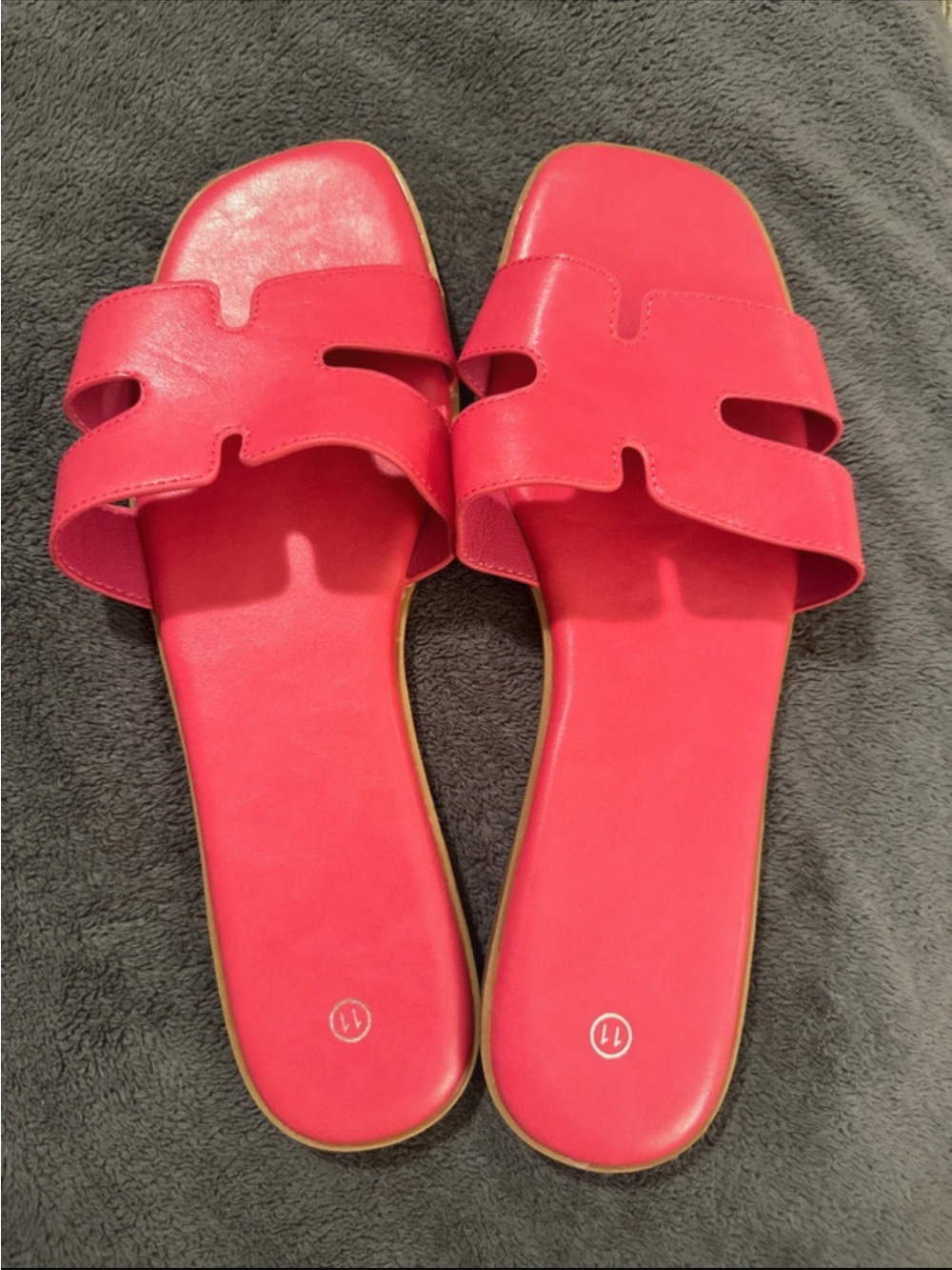 Women’s Hot Pink Slide Sandals